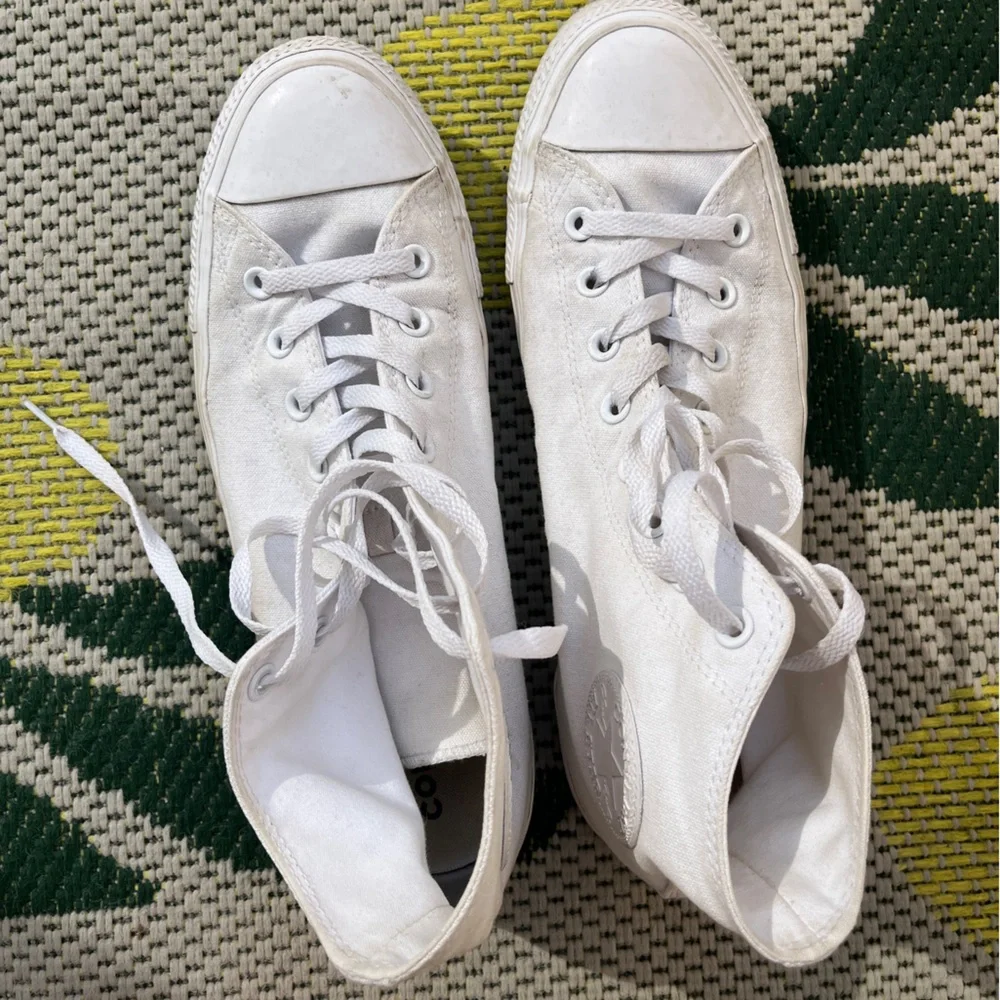 Converse - Picture 2 of 2